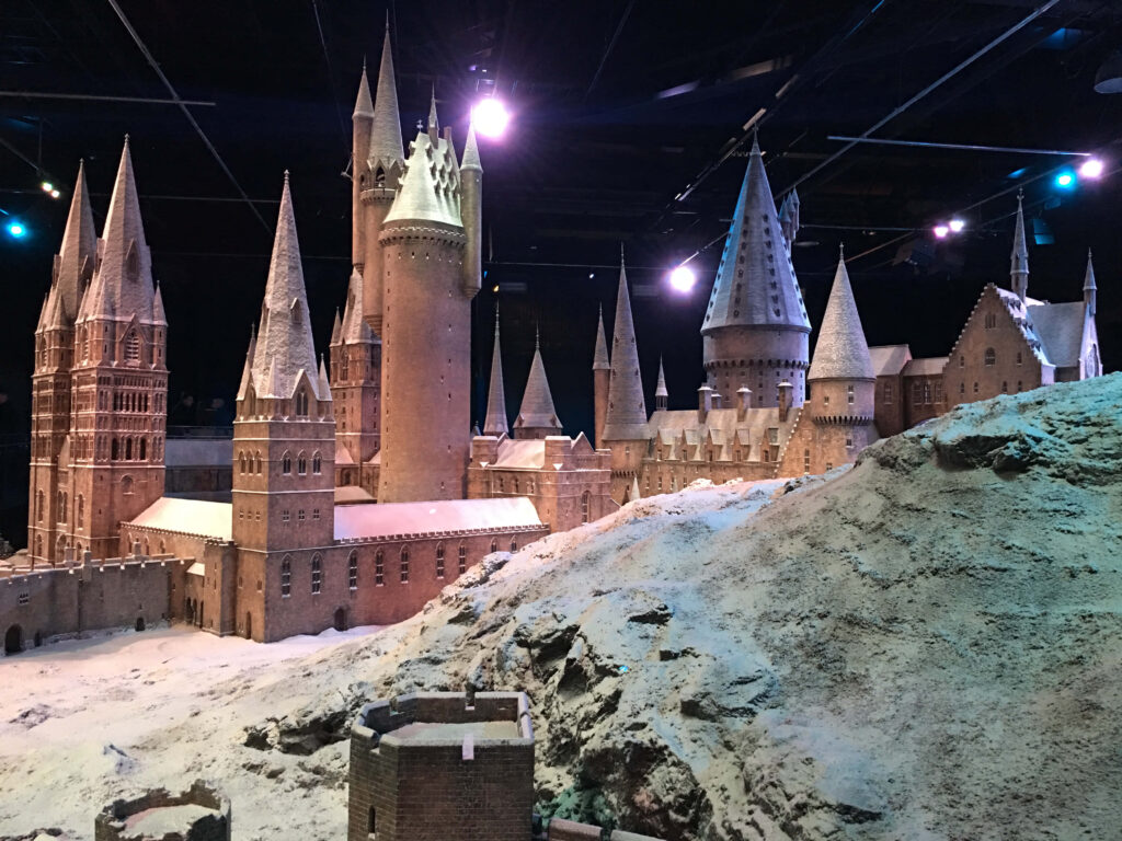 Enchanting Hogwarts Castle Winter Wallpaper – Harry Potter Wizarding World