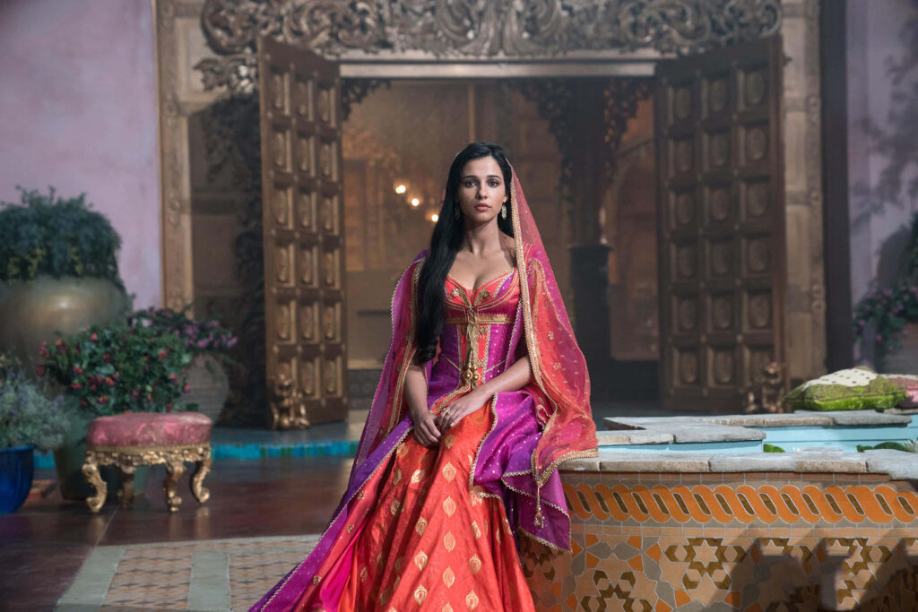 Elegant Jasmine in Vibrant Aladdin Palace: Intricate Wallpaper Design