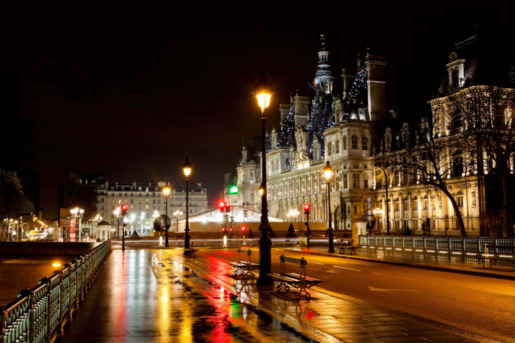 Serene Nighttime City Street Wallpaper: Historic Architecture & Glow