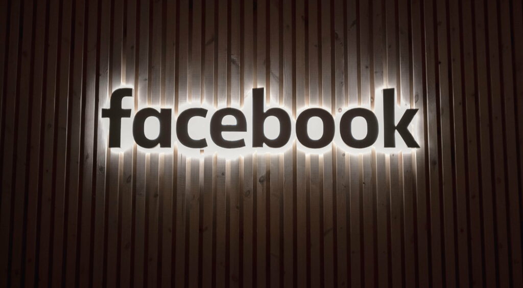 Vibrant Facebook Wall Décor: Immersive 4K Wallpaper Background Photo