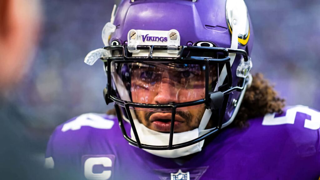 Eric Kendricks Minnesota Vikings linebacker intense close-up action purple uniform NFL wallpaper