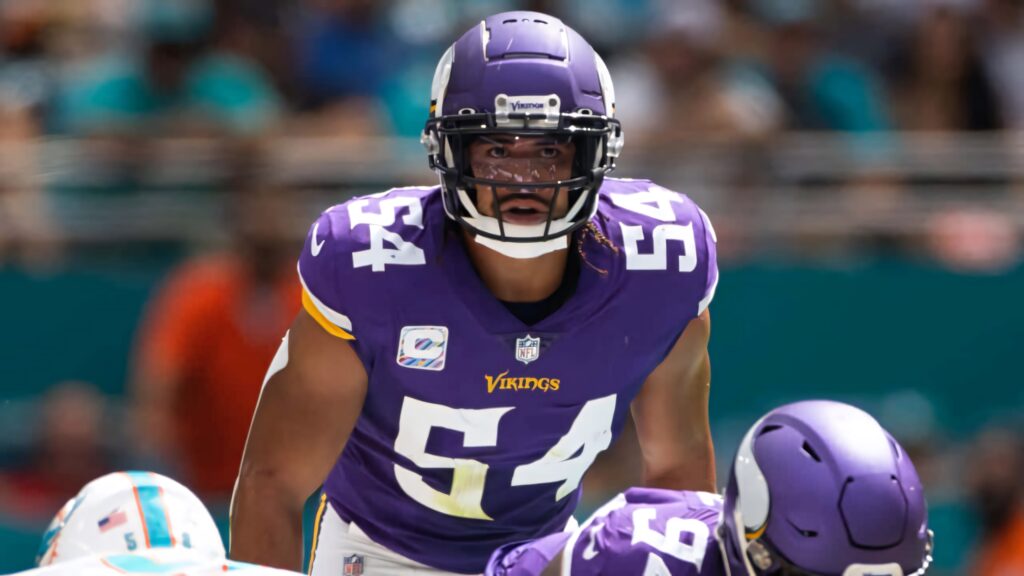 Eric Kendricks Minnesota Vikings linebacker in purple uniform focused during NFL game wallpaper