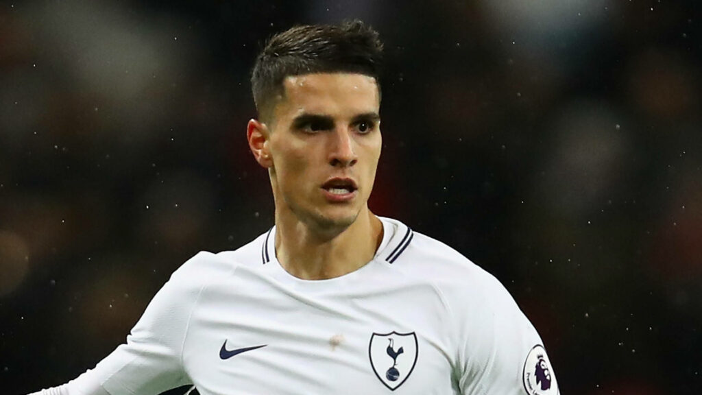 Erik Lamela Tottenham Hotspur in white kit dynamic action blurred stadium football wallpaper
