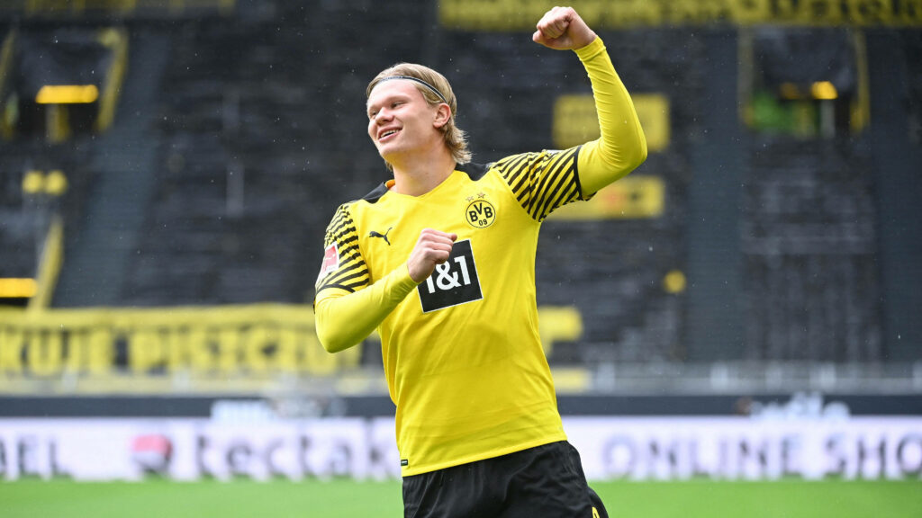 Erling Haaland Borussia Dortmund Celebration Desktop Wallpaper