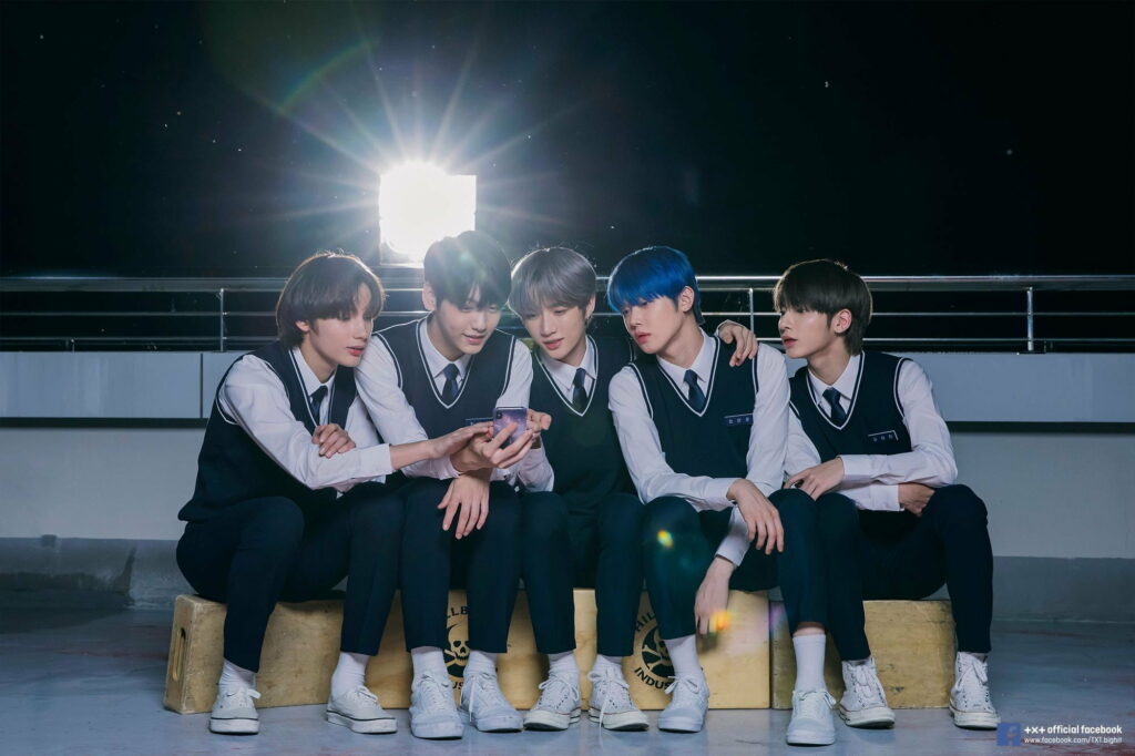 Run Away with TXT's Aesthetic HD Wallpaper - Get Lost in Style!