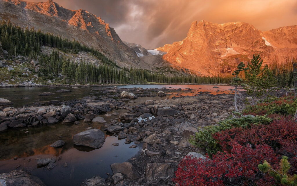 Canada's Majestic Evening Glow: A Serene HD Wallpaper of Mountain Landscape, River, and Forest amidst Vibrant Sunset