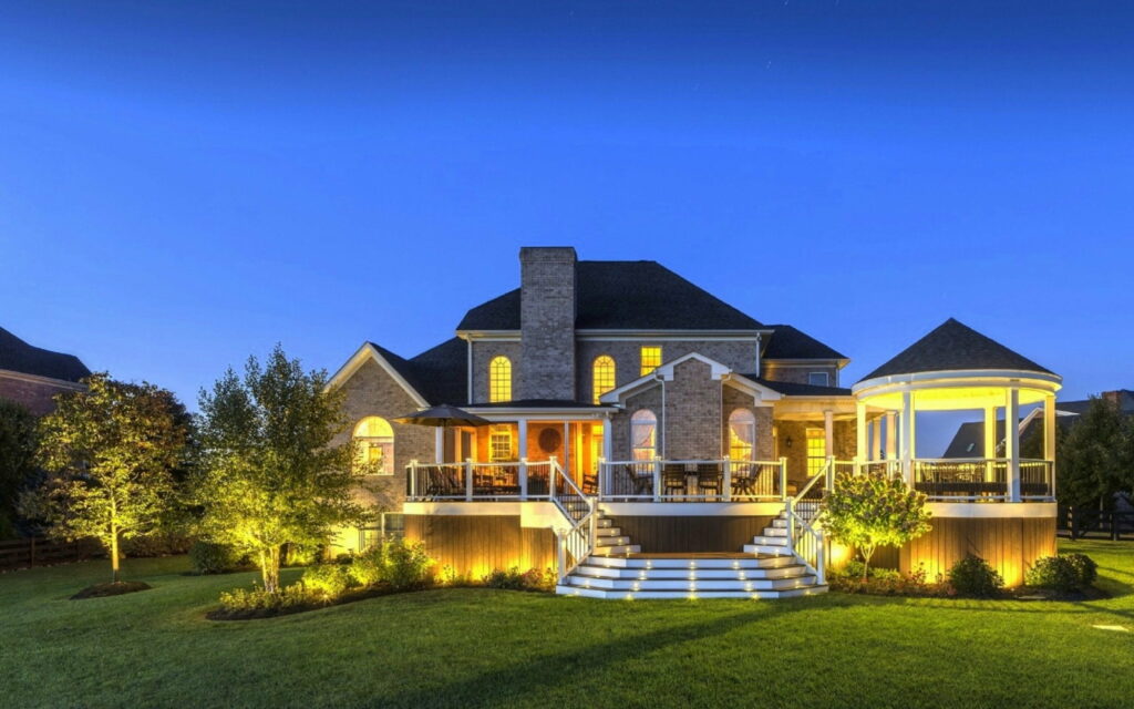 Architectural Elegance under Evening Glow: A Dreamy Villa Illuminated in Love's Embrace Wallpaper