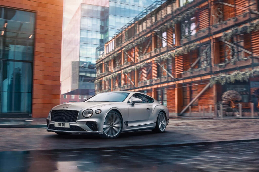 Exquisite Bentley Mulsanne in Brilliant High-Resolution Detail Wallpaper