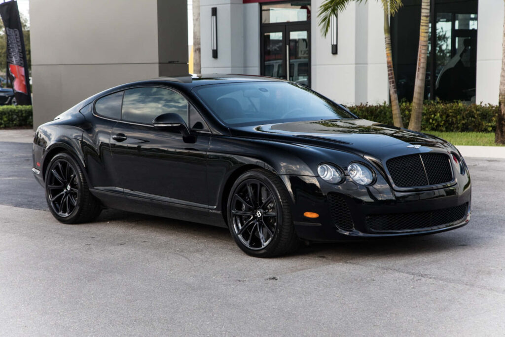 Bentley Continental Supersports on a Majestic Drive Wallpaper