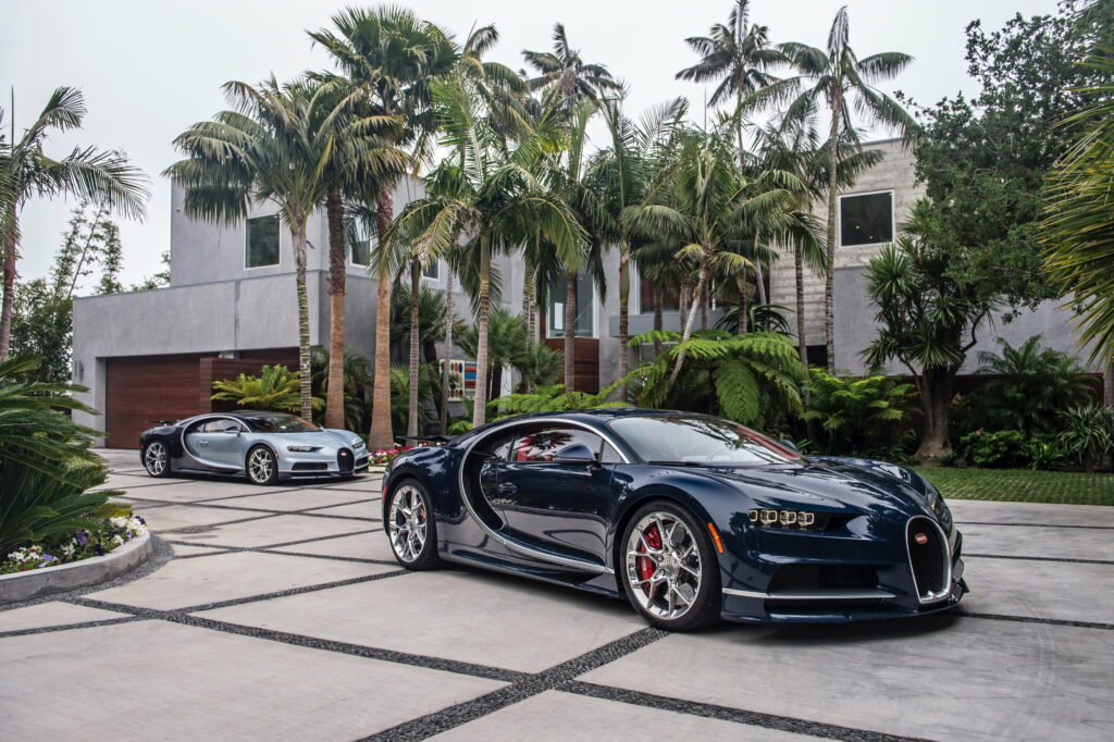 Exquisite Elegance: A Captivating Bugatti Chiron in Stunning 4K Wallpaper