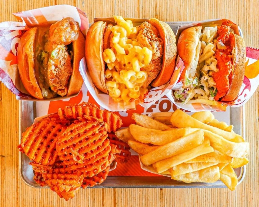 Vibrant Fast Food Feast Wallpaper: Gourmet Burgers & Crispy Fries