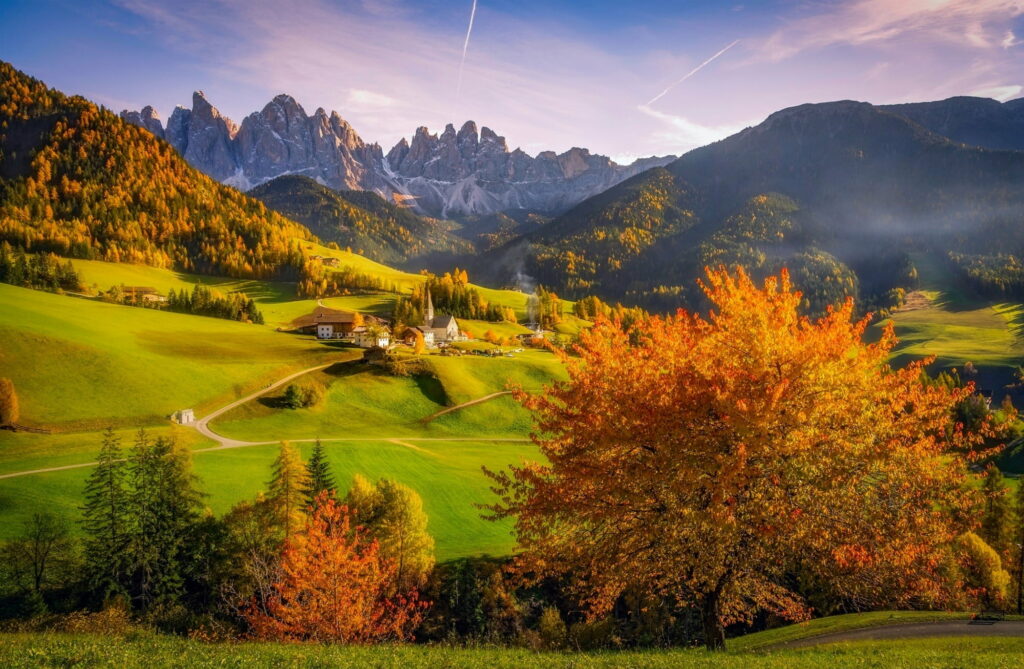 Majestic Autumn Mountainscape: A Breathtaking HD Wallpaper Embracing Nature's Splendor
