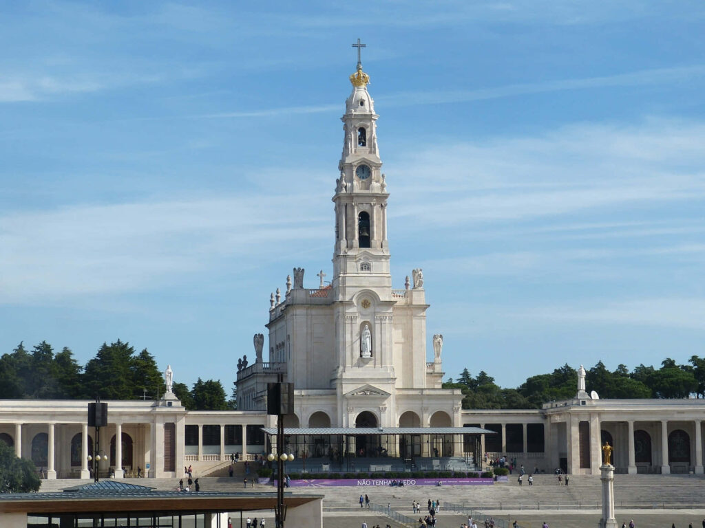 Fatima Sanctuary Shrine Wallpaper: Iconic Architecture & Serenity