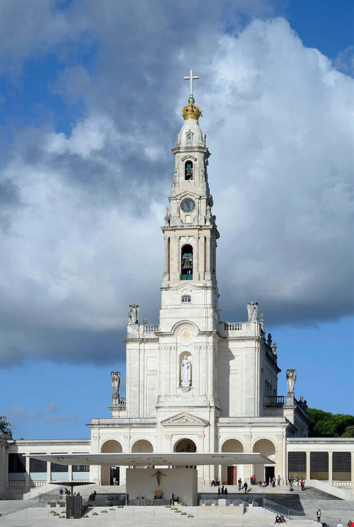 Stunning Fatima Sanctuary Wallpaper: Intricate Architecture & Blue Sky