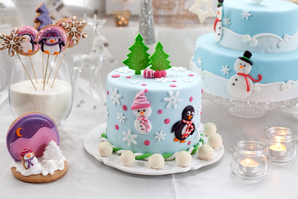 Festive Christmas Cake Wallpaper: Cheerful Holiday Icing Designs