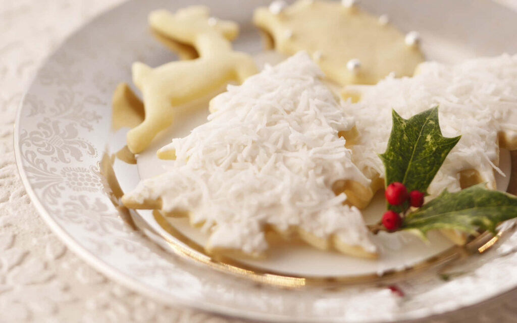 Festive Christmas Cookies: Iced Trees & Reindeer with Holly Décor Wallpaper