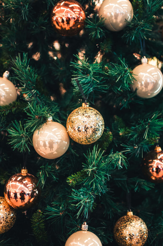 Colorful Christmas Tree Wallpaper: Festive Spirit & Holiday Cheer