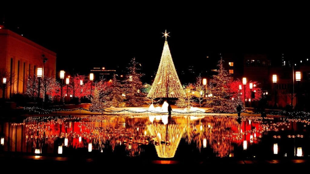 Enchanting Christmas Tree Wallpaper: Night Reflections & Holiday Lights