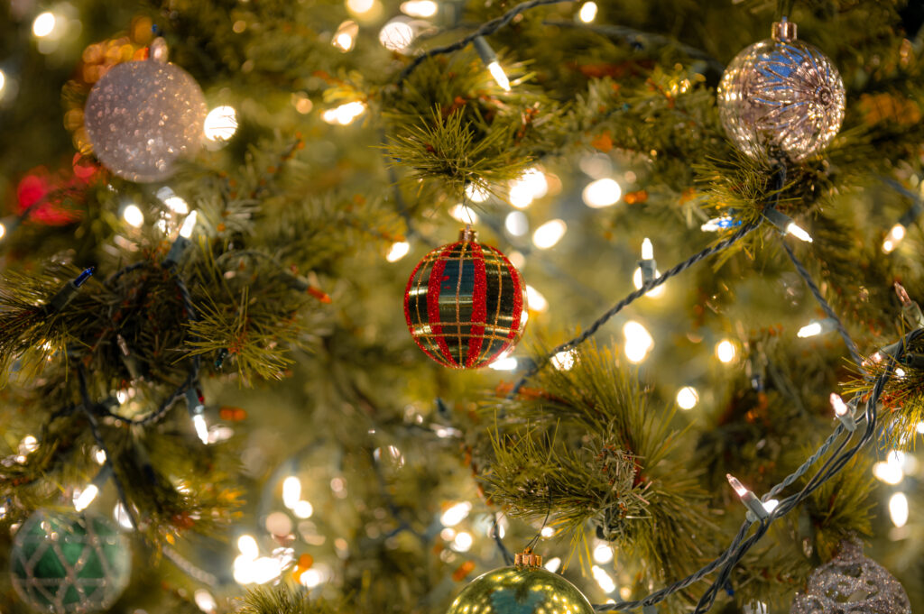 Festive Christmas Tree Wallpaper: Joyful Holiday Background