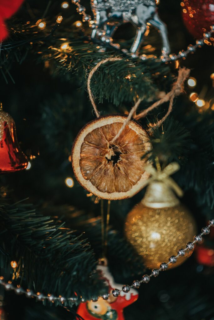 Festive Christmas Tree Wallpaper with Fairy Lights & Ornaments