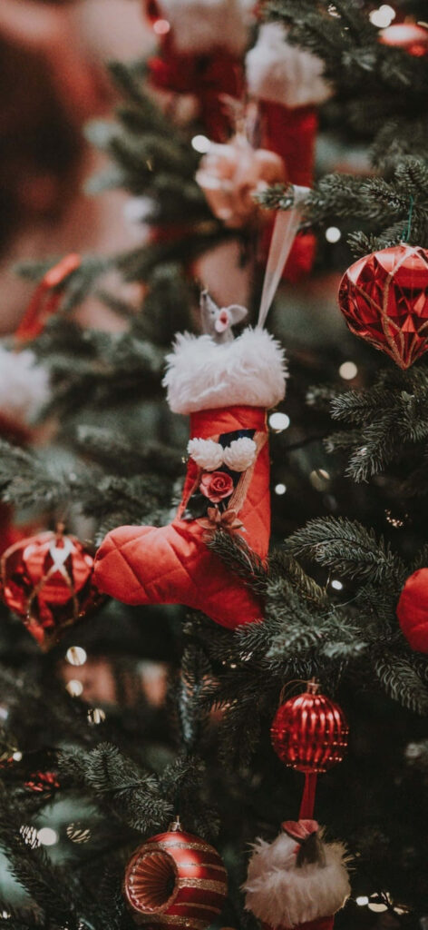 Charming Christmas Tree Wallpaper for Festive iPhone Background