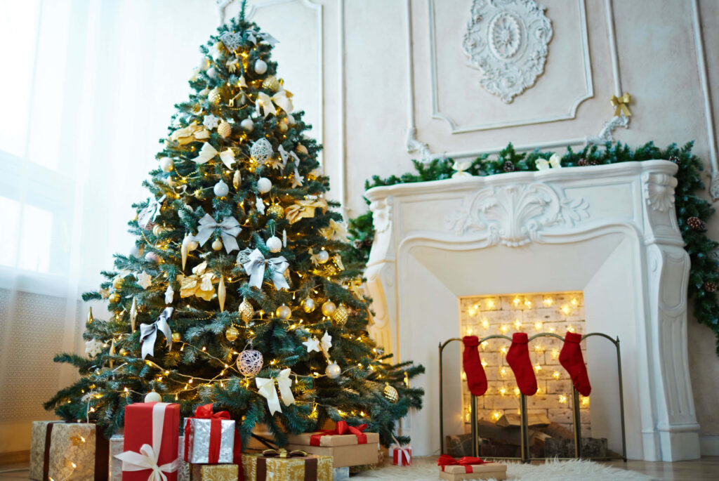 Cozy Christmas Wallpaper: Festive Tree, Fireplace & Vibrant Gifts