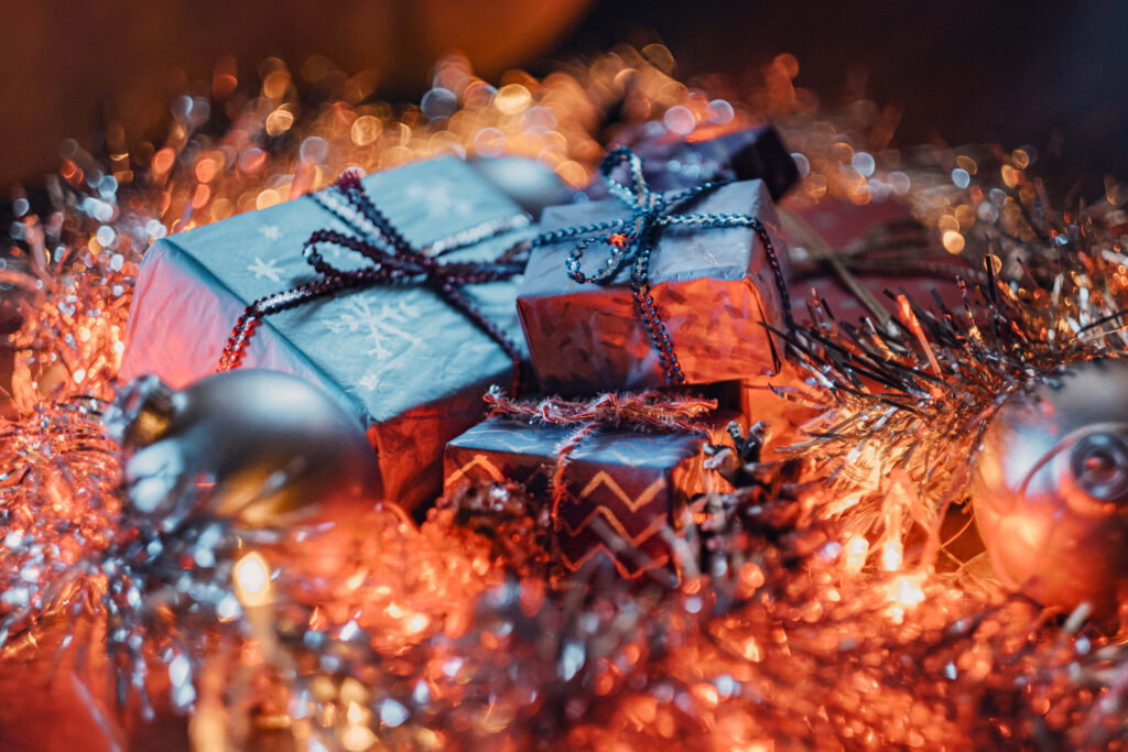 Festive Christmas Wallpaper: Wrapped Gifts, Ribbons & Glowing Lights