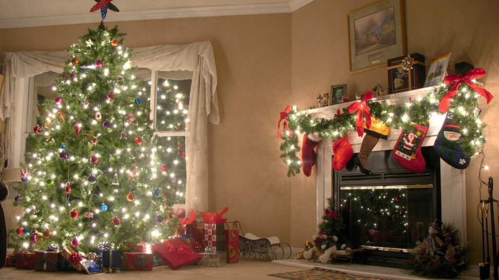 Festive Cozy Wallpaper: Christmas Tree & Warm Living Room Scene