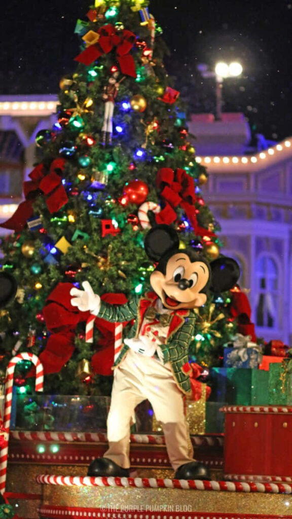 Festive Disney iPad Wallpaper: Mickey Mouse & Christmas Tree Magic
