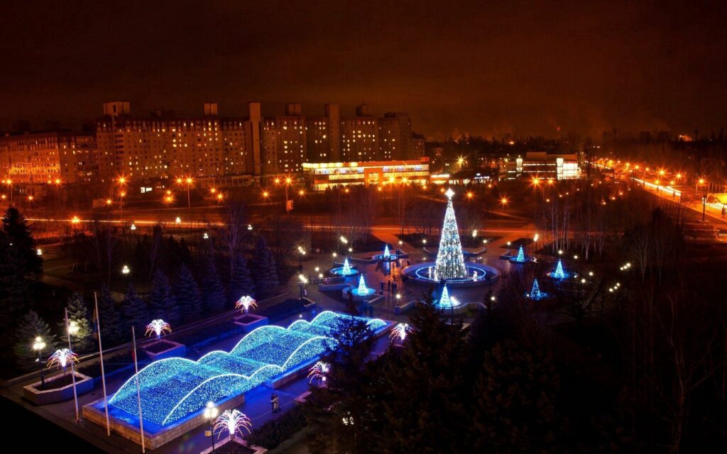 Stunning Night Wallpaper: Krivoy Rog's New Year Celebration