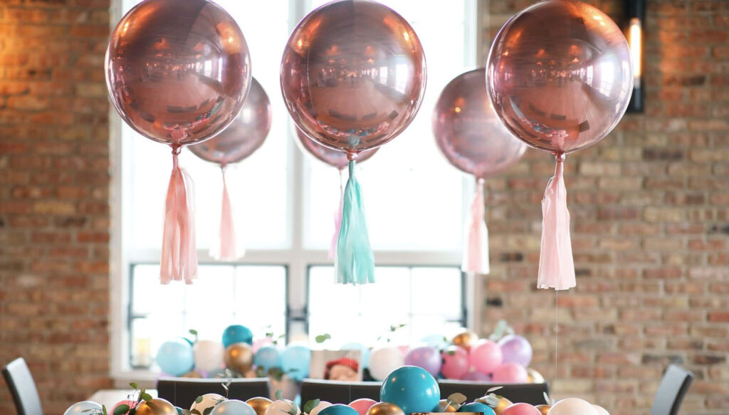 Festive Rose-Gold Balloon Wallpaper for Vibrant Birthday Celebrations