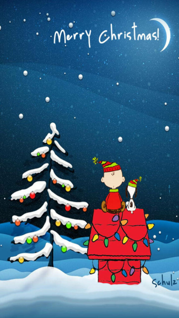 Festive Snoopy Wallpaper: Christmas Scene with Doghouse & Decorated Tree