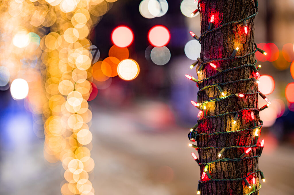 Vibrant Tree with Glowing Lights - Festive Wallpaper Background