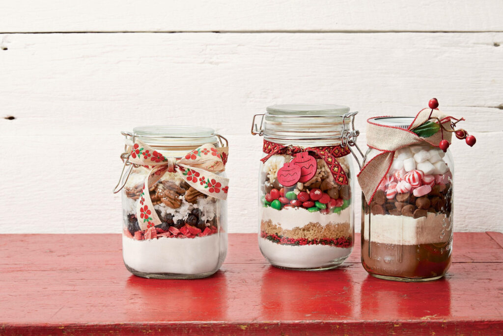 Charming Holiday Wallpaper: Jars of Layered Baking Ingredients