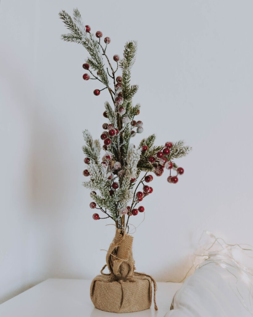 Festive Pine Branch & Berry Wallpaper for Holiday Cheer