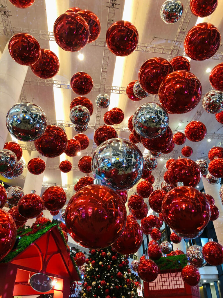 Vibrant Red & Silver Baubles: Festive Christmas Wallpaper Background
