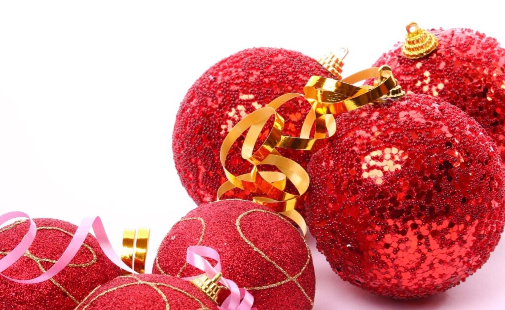 Festive Wallpaper: Vibrant Red Glitter Christmas Ornaments & Ribbons