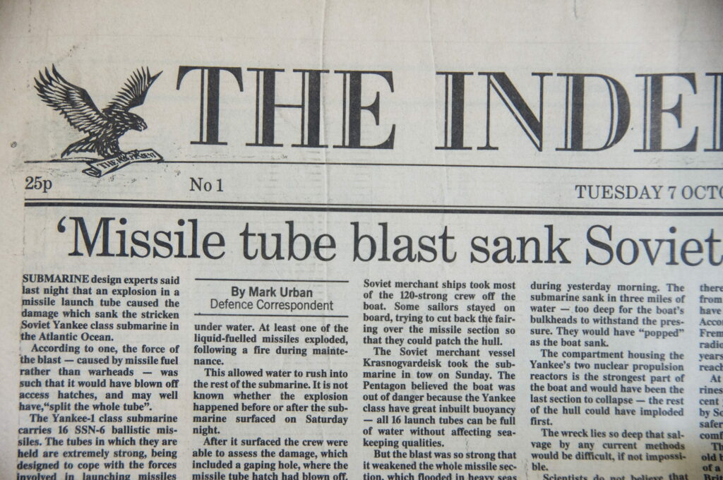 Close-up of The Independent inaugural front page October 7 1986 Soviet Yankee submarine disaster wallpaper