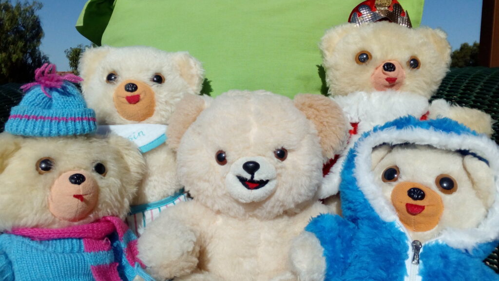 Crowd of Adorable Teddy Bears: A Furry Fiesta Delighting All! Wallpaper