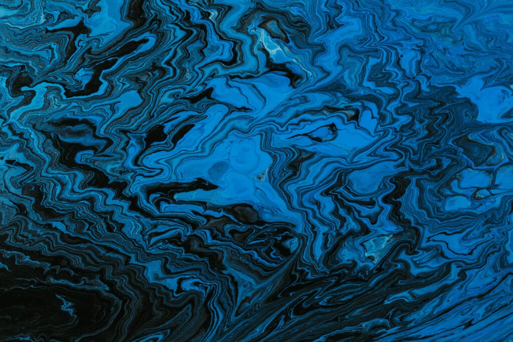 Fluid Art Wallpaper: Mesmerizing Blue & Black Swirling Patterns
