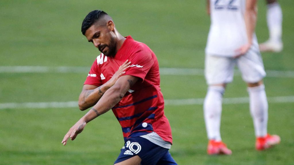 Franco Jara FC Dallas celebrating goal brushing shoulder against Real Salt Lake wallpaper