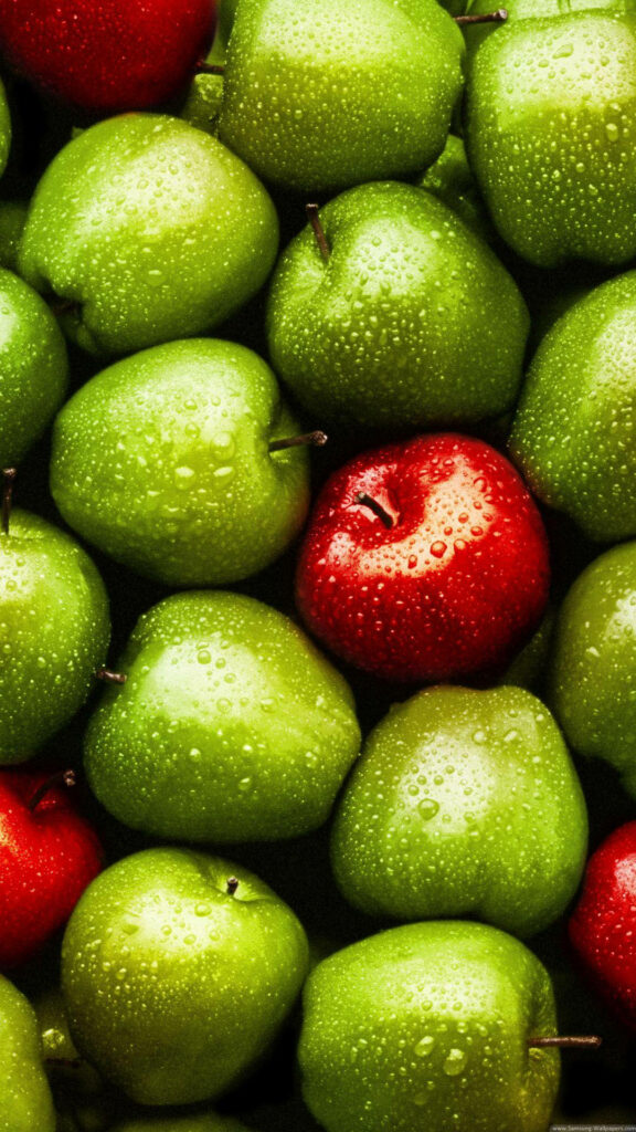 Fresh Green & Red Apple Wallpaper - Crisp, Vibrant Background