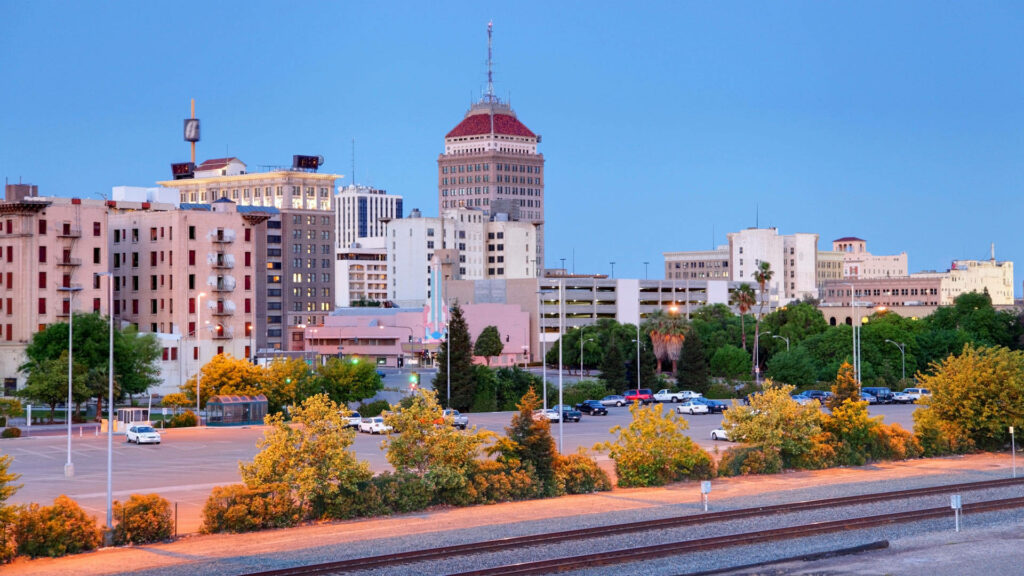 Fresno Skyline Dusk Wallpaper: Historic & Modern Architecture Blend