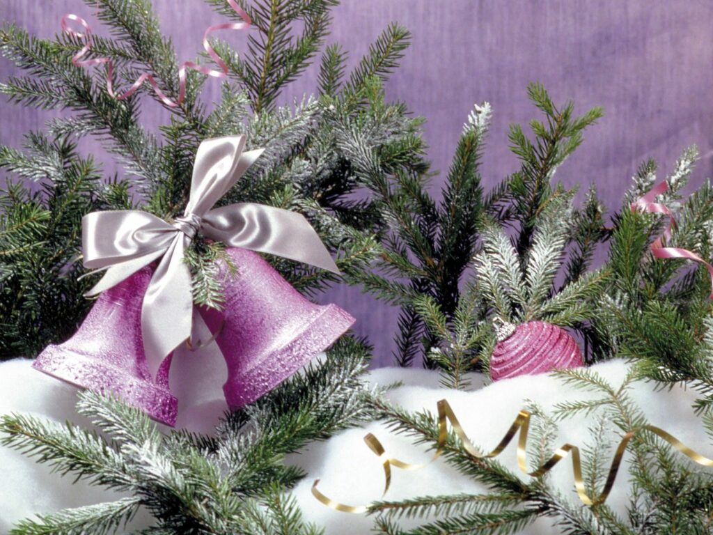 Festive 1600x1200 Wallpaper: Frosted Evergreens & Shimmering Bells