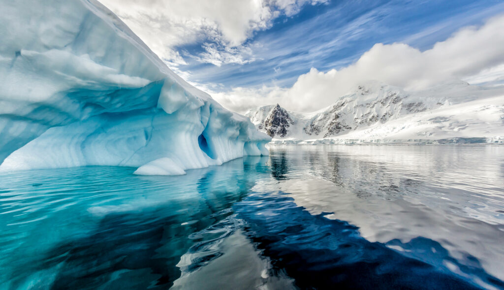 Glacial Majesty: A Breathtaking Perspective of Antarctica's Icy Wonderland - 8k Ultra HD Background Wallpaper
