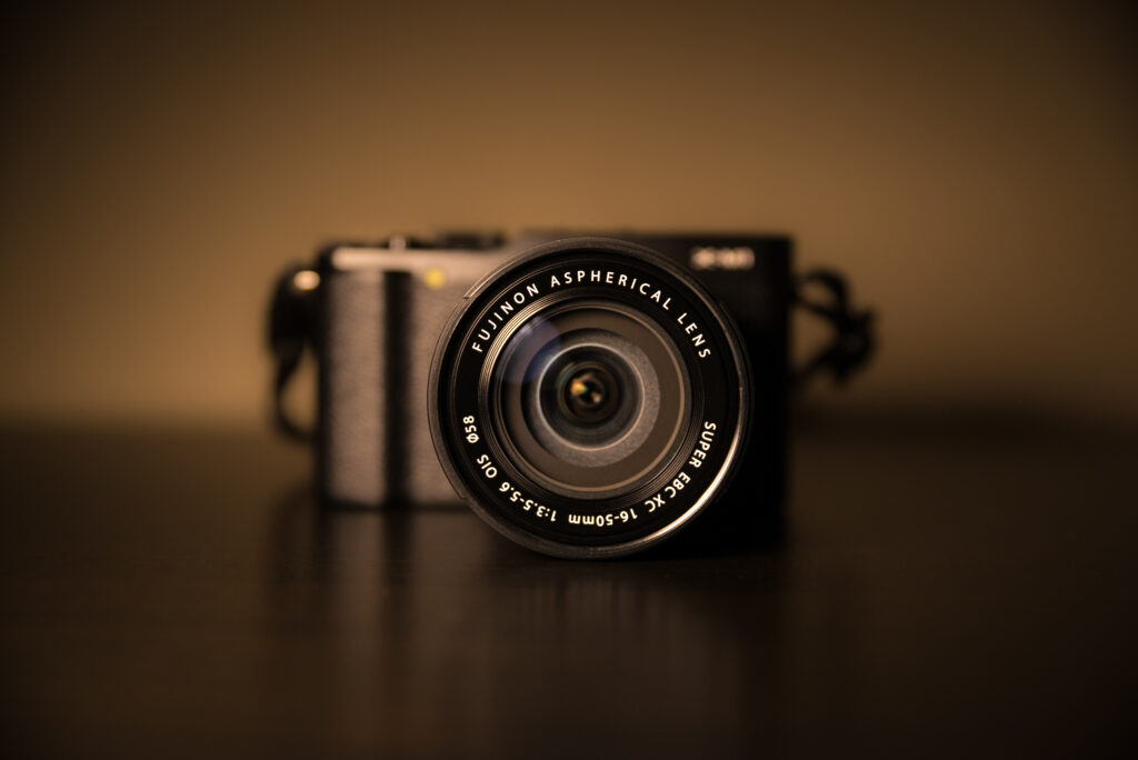 Fujinon Aspherical Lens Close-Up: Minimalist Camera Wallpaper