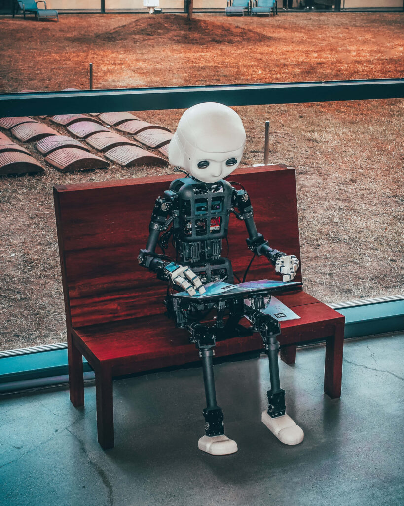Futuristic Humanoid Robot & Childlike Design - Wallpaper Background