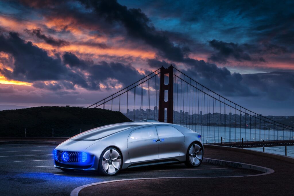 Mercedes-Benz F015: Futuristic Wallpaper with Sunset & Golden Gate