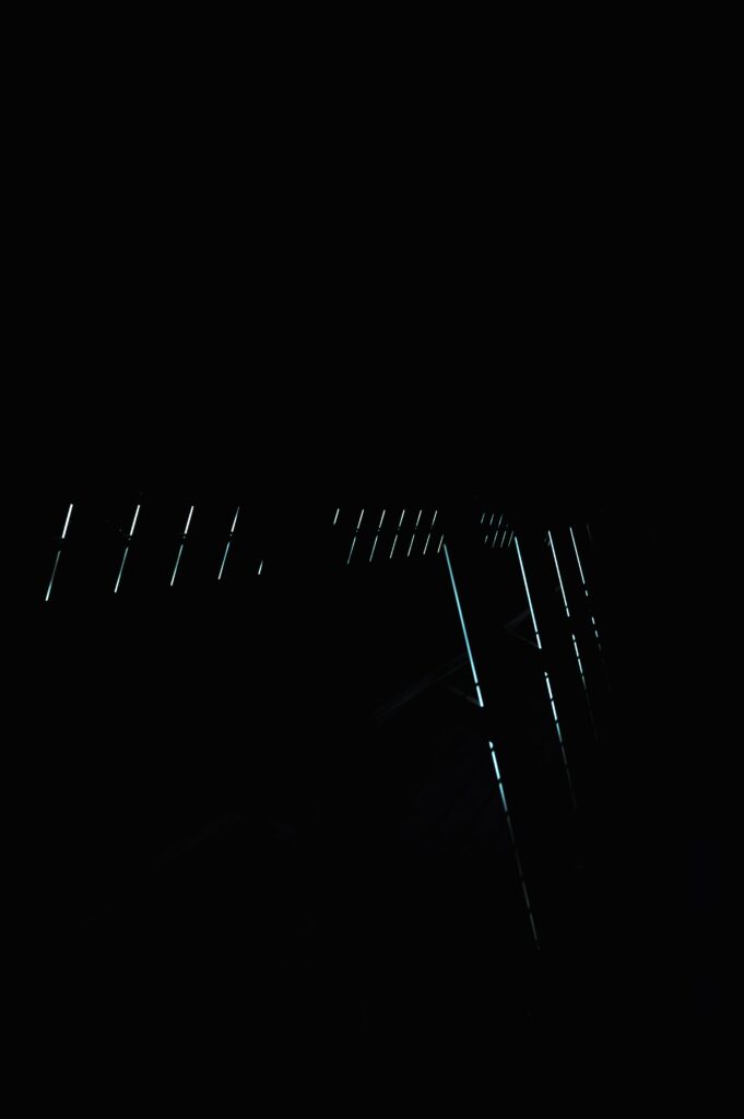 Sleek Neon Striped Wallpaper: Futuristic Minimalist Design