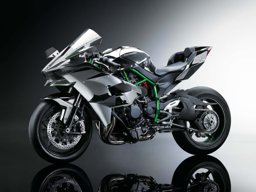 Futuristic Sport Motorcycle HD: Sleek Design & Advanced Engineering Wallpaper